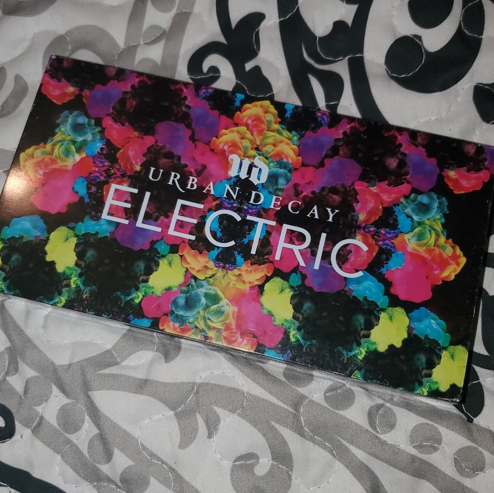 Discontinued Urban Decay Electric Palette